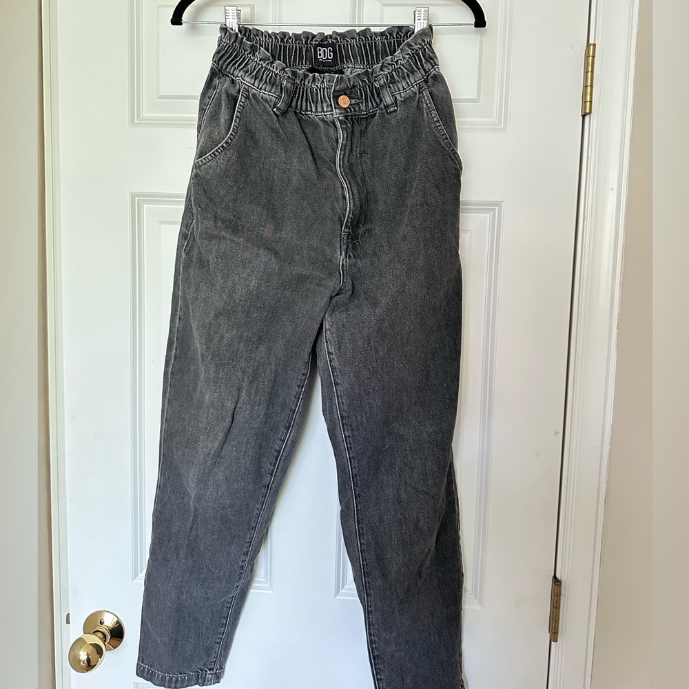 bdg Urban Outfitters pull on mom jeans - Size 25